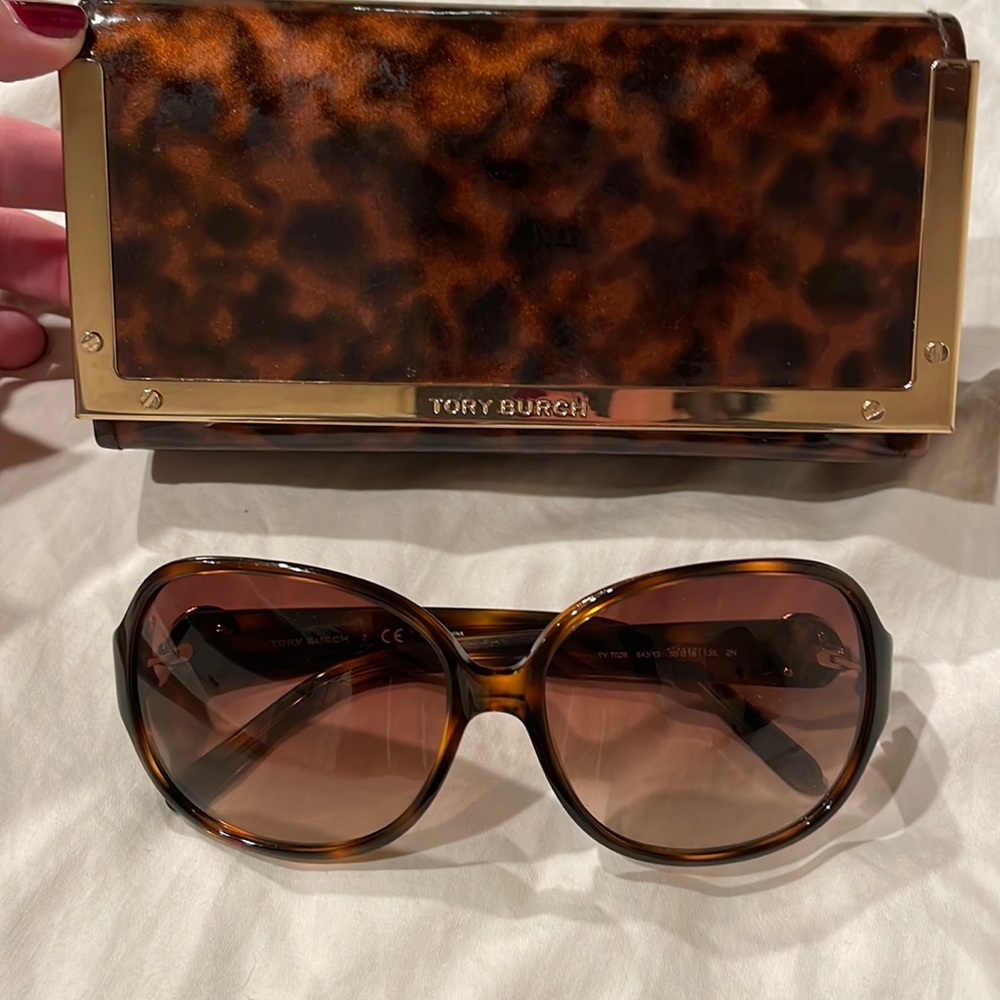 Oversized Tory Burch Sunglasses - Never Worn!